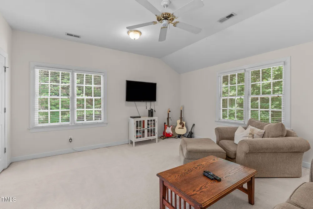 5208 Sunset Walk Ln, Holly Springs, NC 27540
