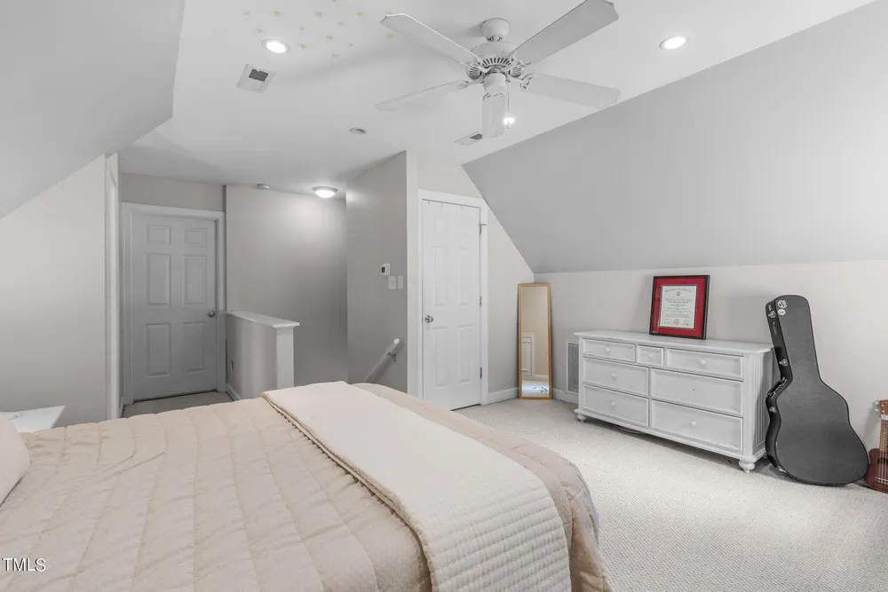 5208 Sunset Walk Ln, Holly Springs, NC 27540