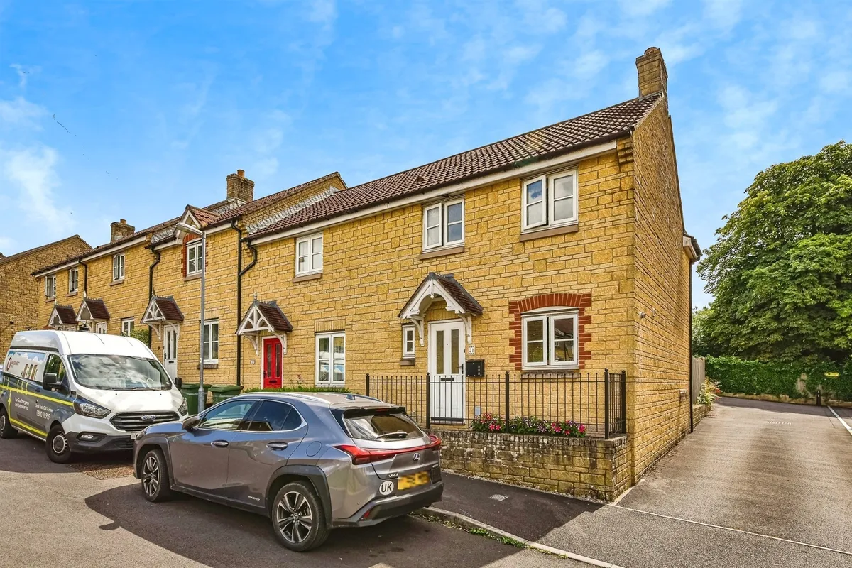 Newington Close