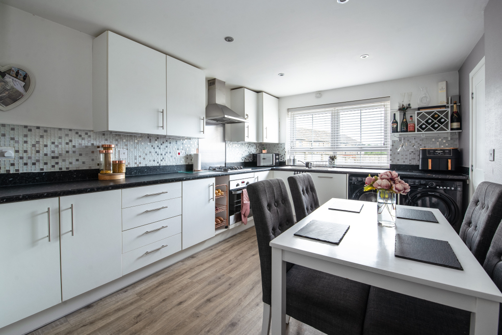 3 bedroom property for sale in Castle Stead Drive, Cullingworth, BD13