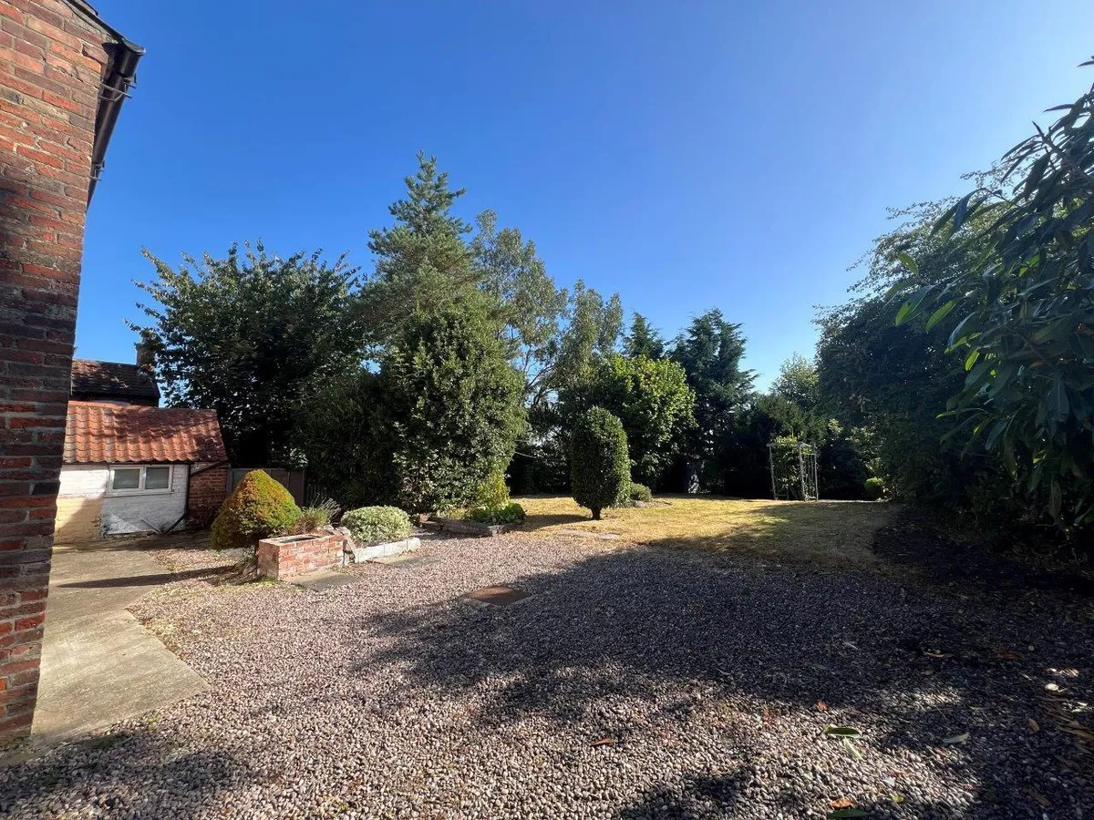 MANOR FARM COTTAGE, ELTON ON THE HILL