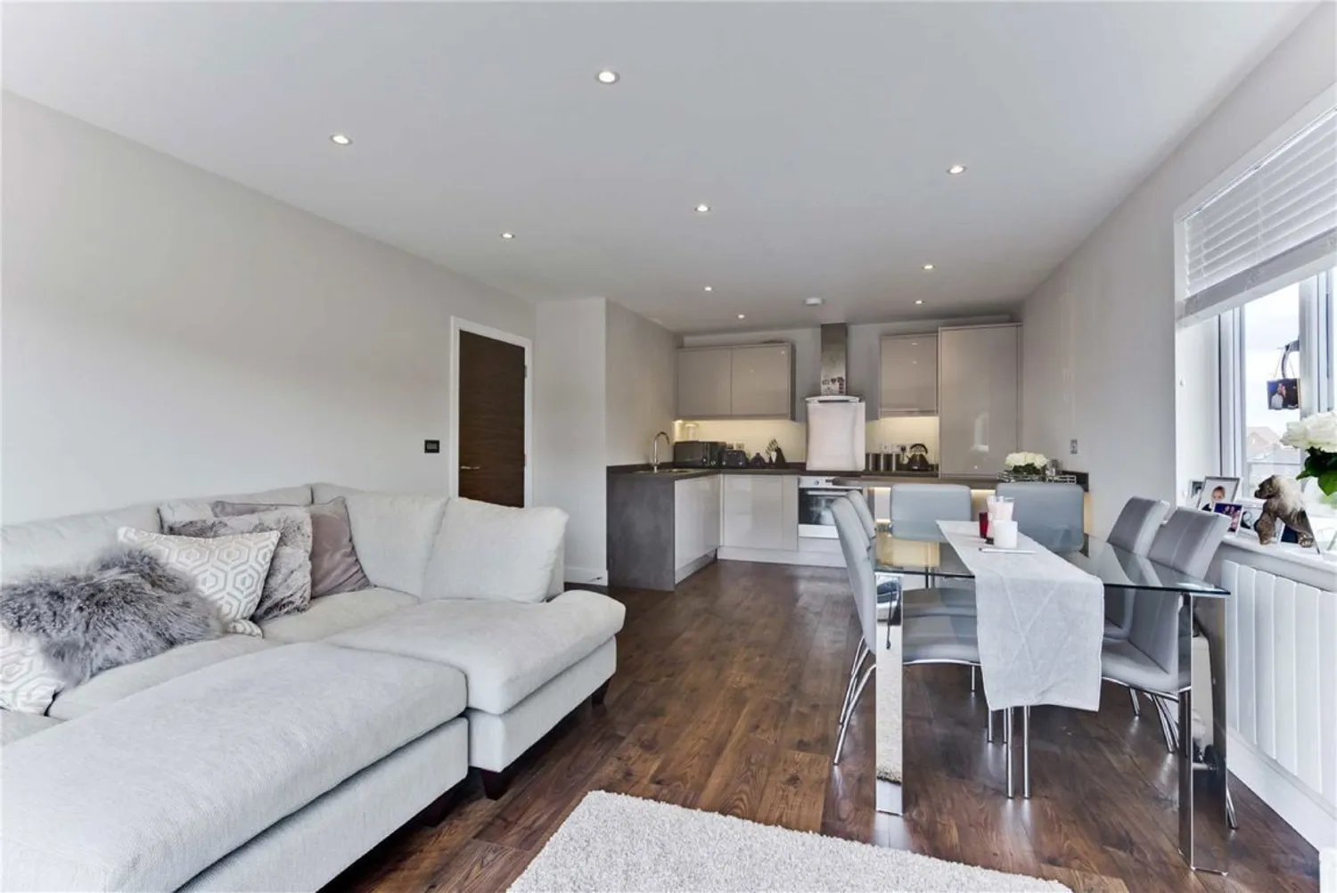 Church Street, Walton-On-Thames, KT12 photo 3