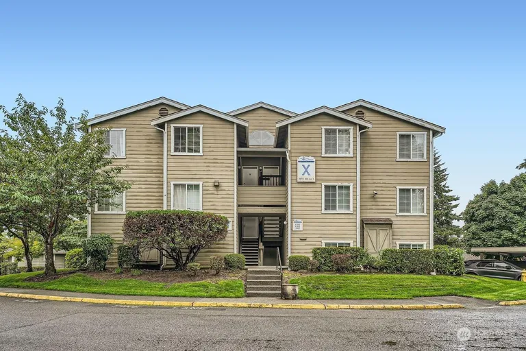 28712 18th Ave S, Federal Way, WA 98003