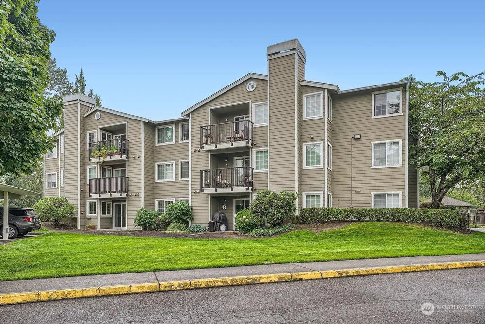 28712 18th Ave S, Federal Way, WA 98003