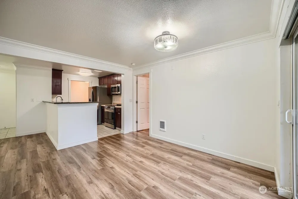 28712 18th Ave S, Federal Way, WA 98003