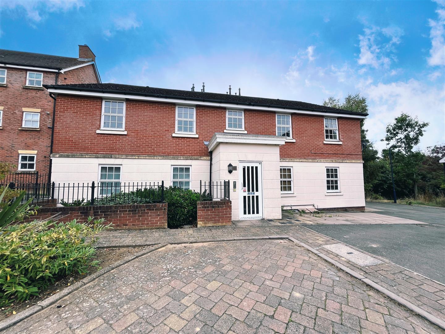 Ickworth Close, Daventry Image 1
