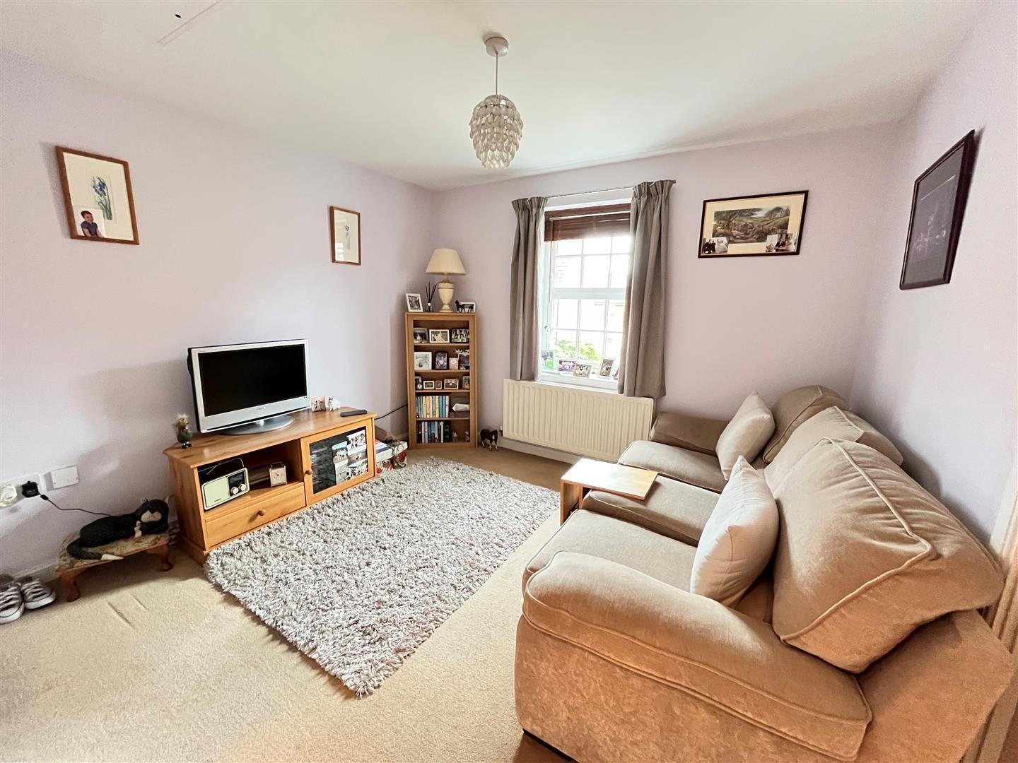 Ickworth Close, Daventry Image 2