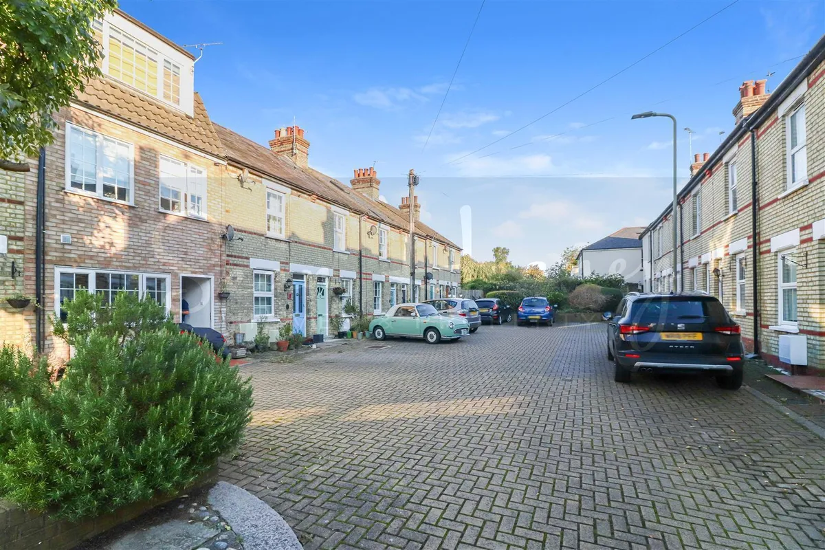 Lucan Road, High Barnet
