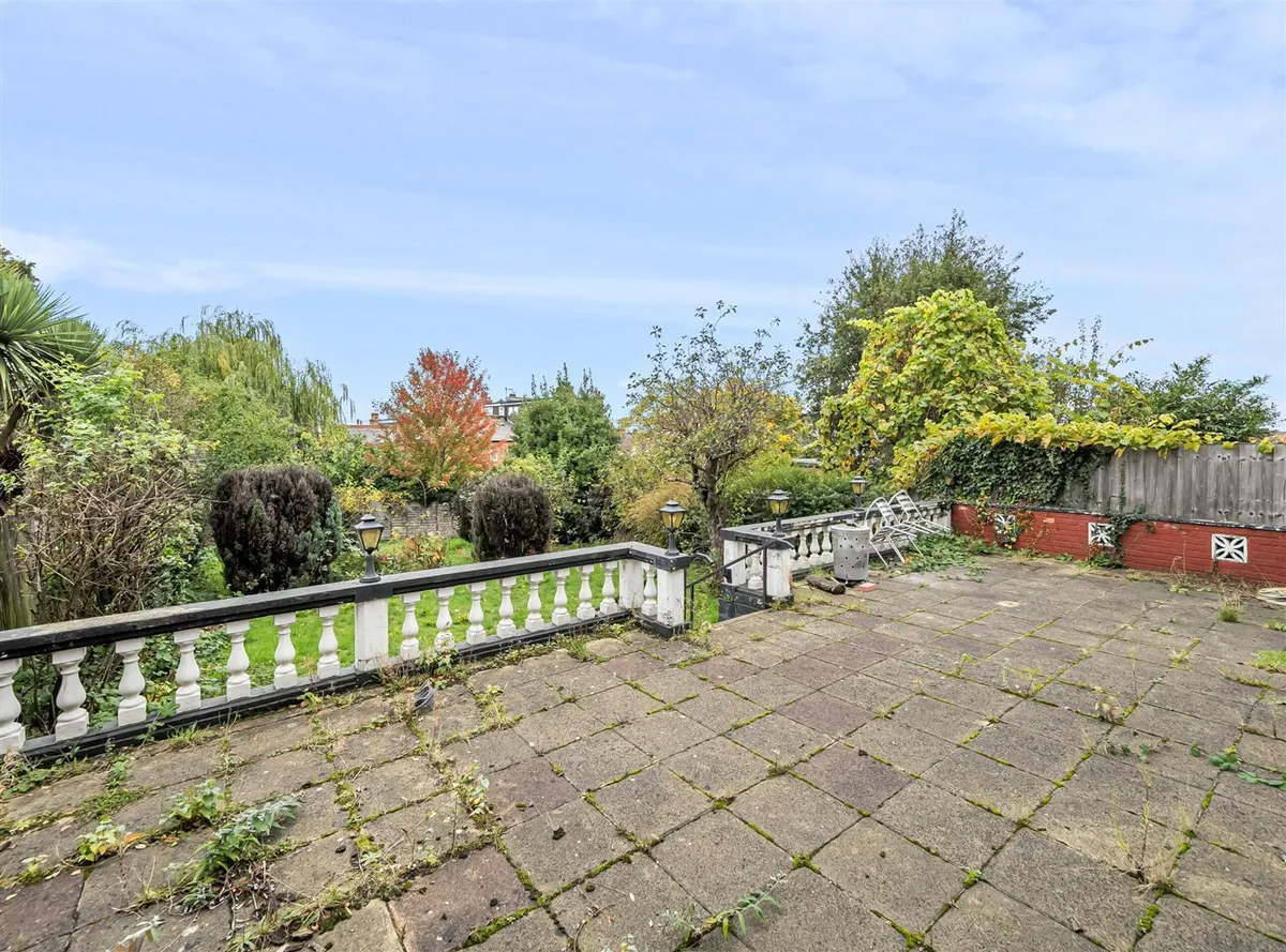 Peter Avenue, London, NW10