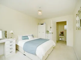 Greenacres, Brighton thumb 2