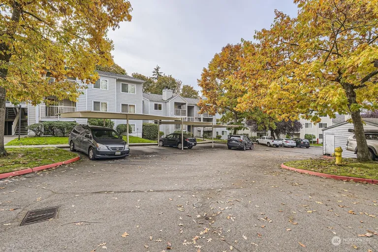 975 Aberdeen Ave NE, Renton, WA 98056