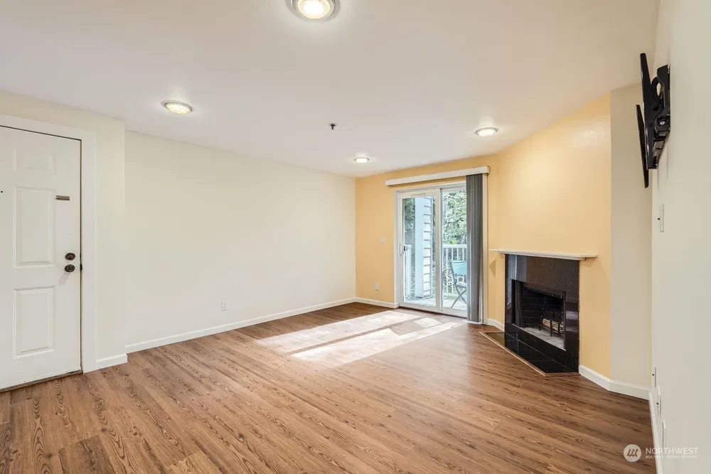975 Aberdeen Ave NE, Renton, WA 98056