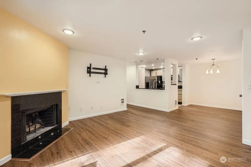 975 Aberdeen Ave NE, Renton, WA 98056