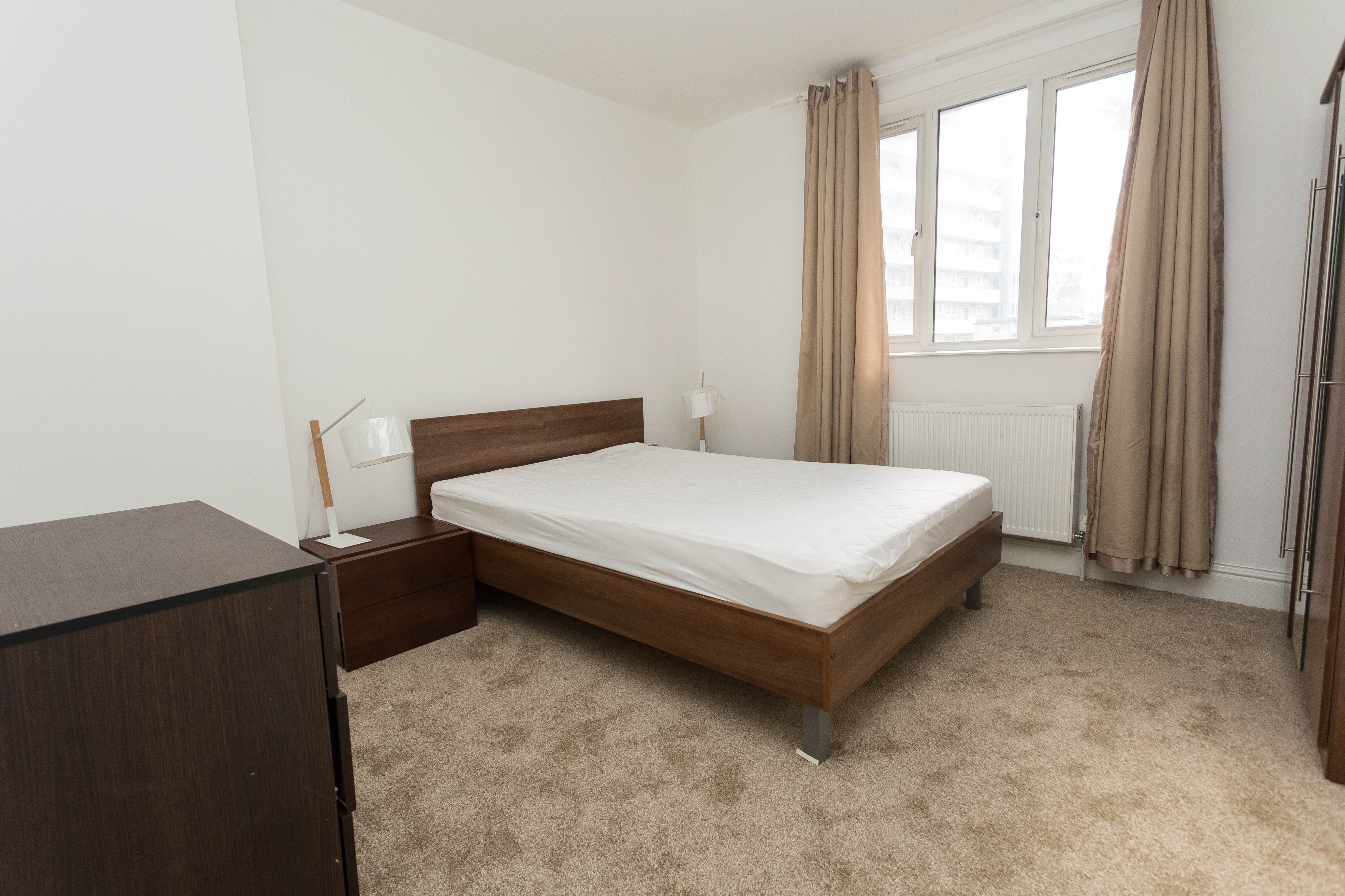 Bush Road, London, Greater London, SE8 Image 4