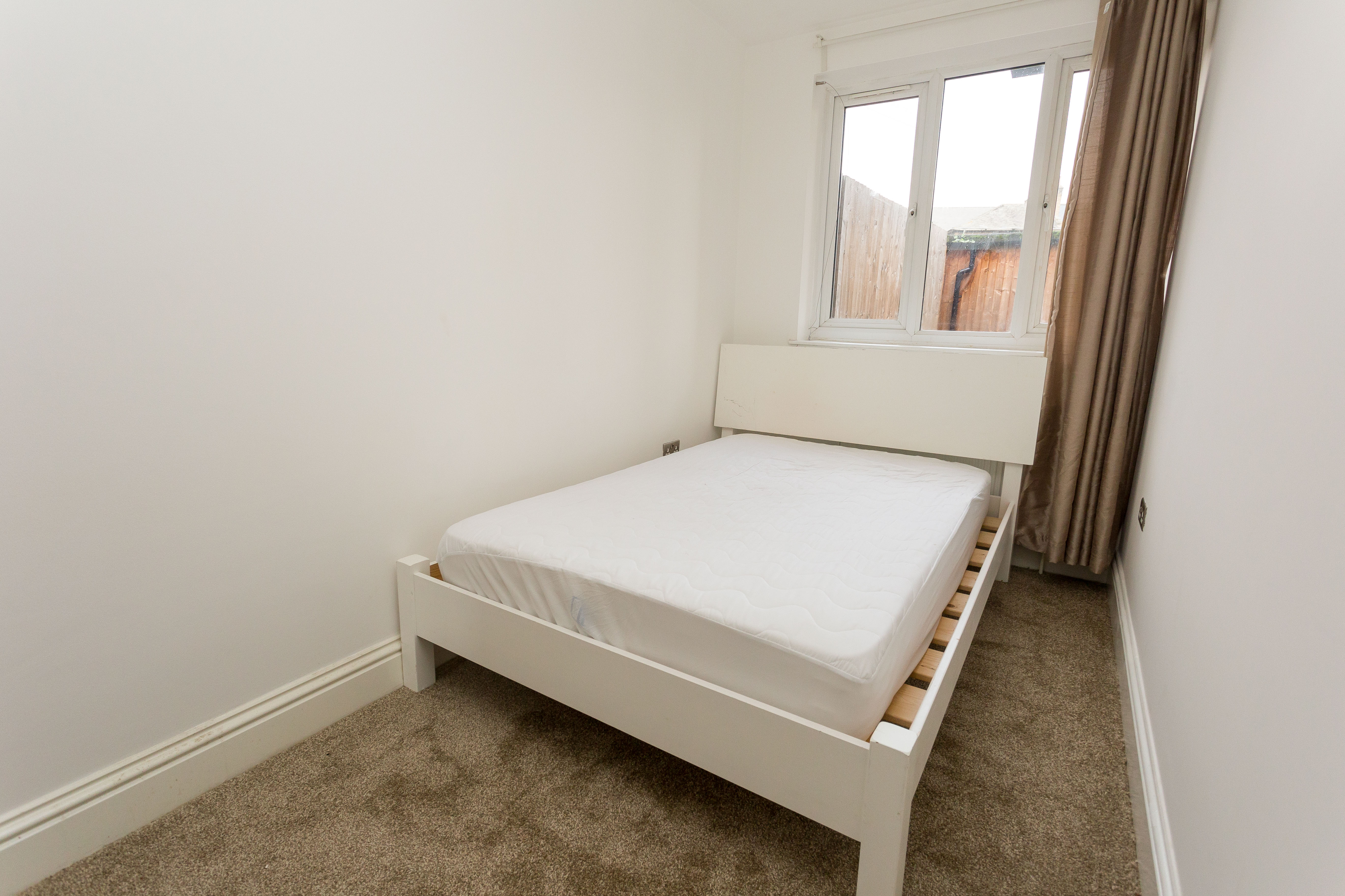 Bush Road, London, Greater London, SE8 Image 9