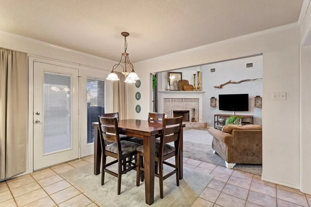 1212 Thistle Park Dr, Robinson, TX 76706