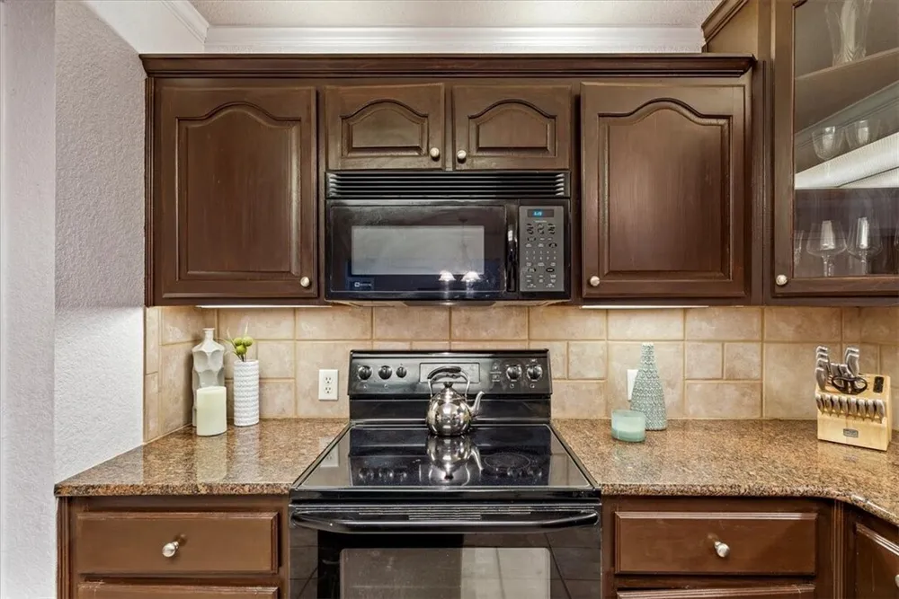 1212 Thistle Park Dr, Robinson, TX 76706
