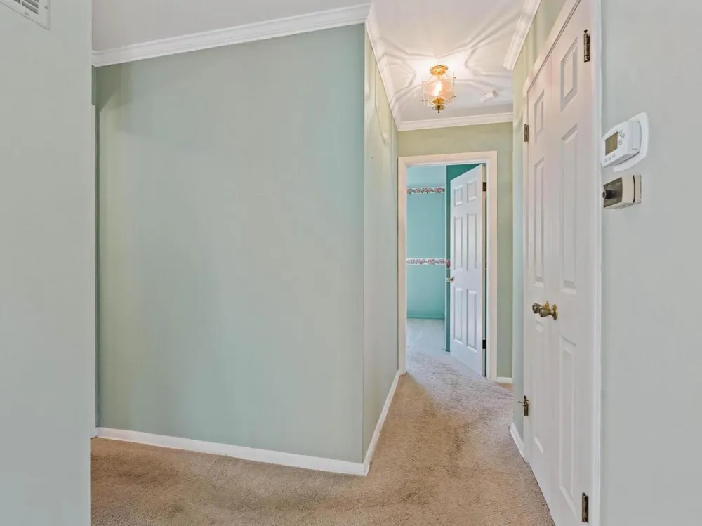 813 S School St, Mount Prospect, IL 60056