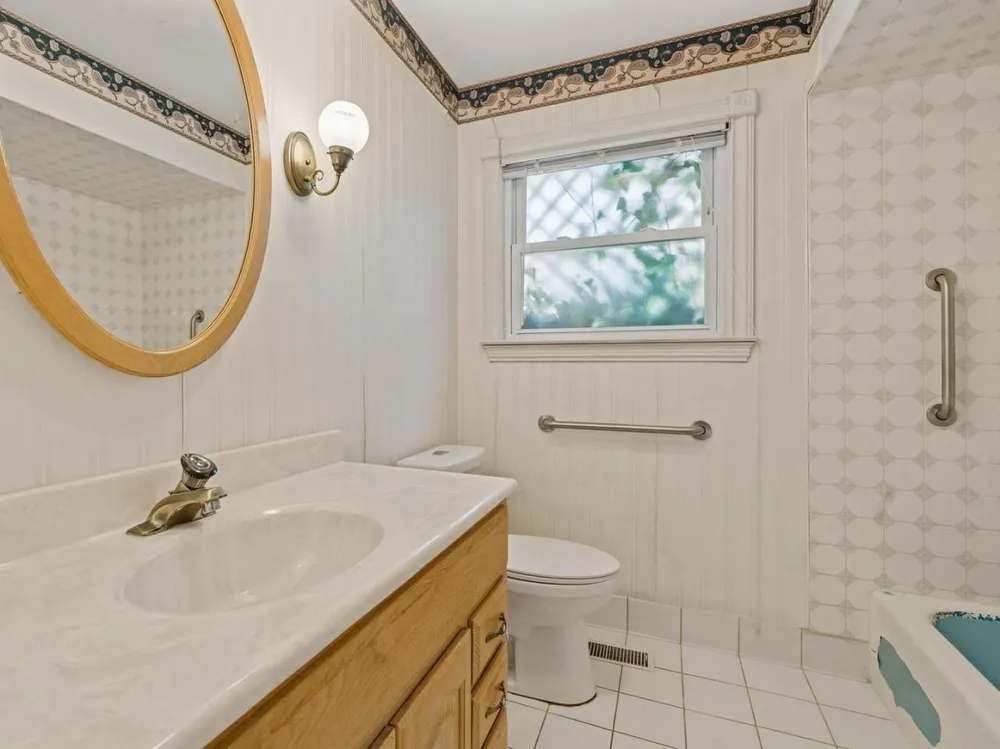 813 S School St, Mount Prospect, IL 60056