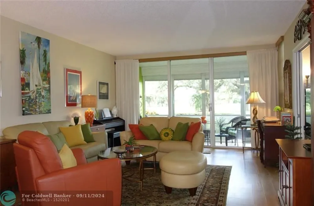 545 Oaks Ln, Pompano Beach, FL 33069