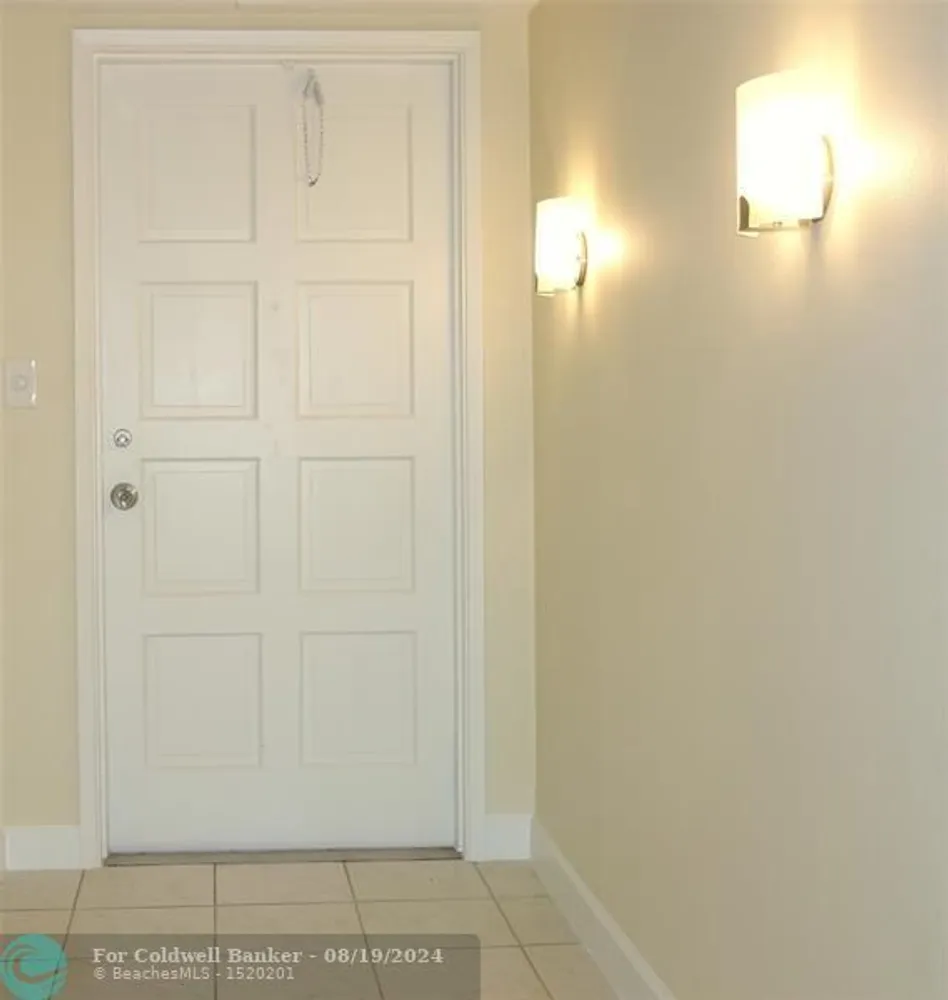 3050 N Palm Aire Dr, Pompano Beach, FL 33069