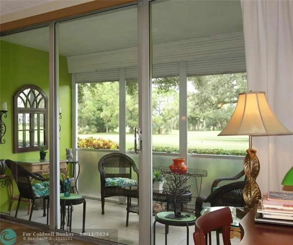 545 Oaks Ln, Pompano Beach, FL 33069