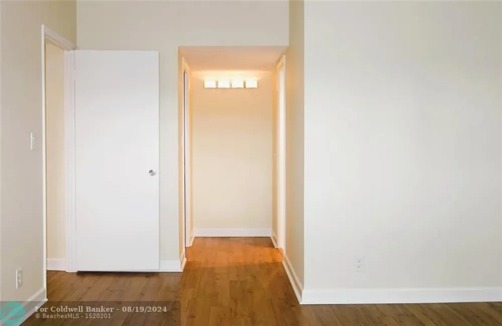 3050 N Palm Aire Dr, Pompano Beach, FL 33069
