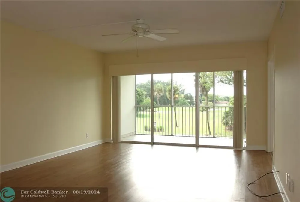 3050 N Palm Aire Dr, Pompano Beach, FL 33069