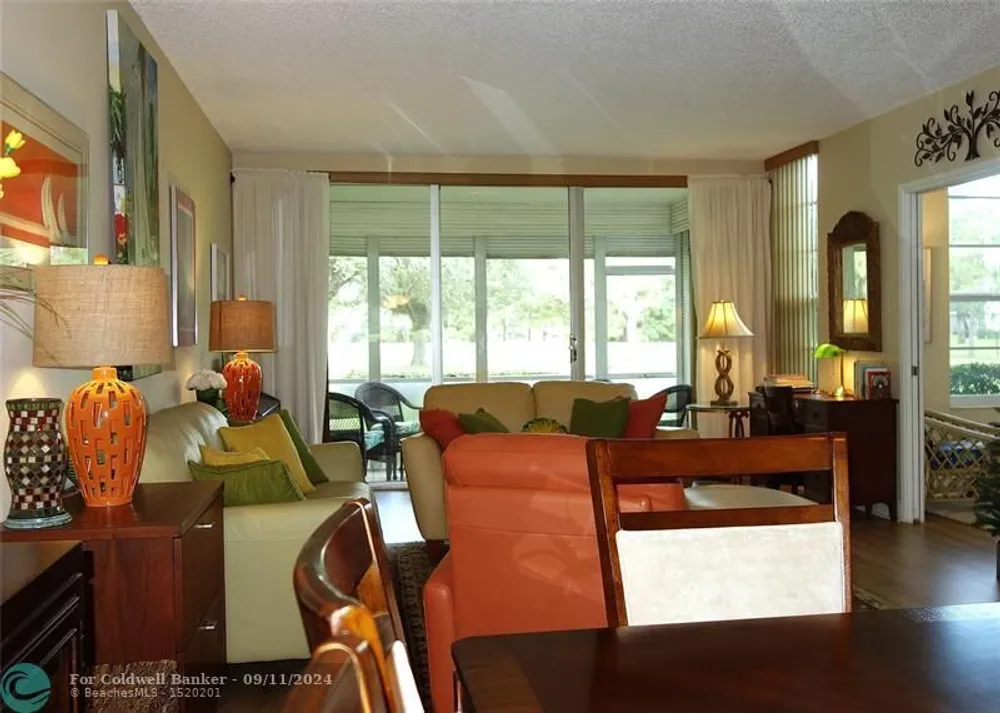 545 Oaks Ln, Pompano Beach, FL 33069