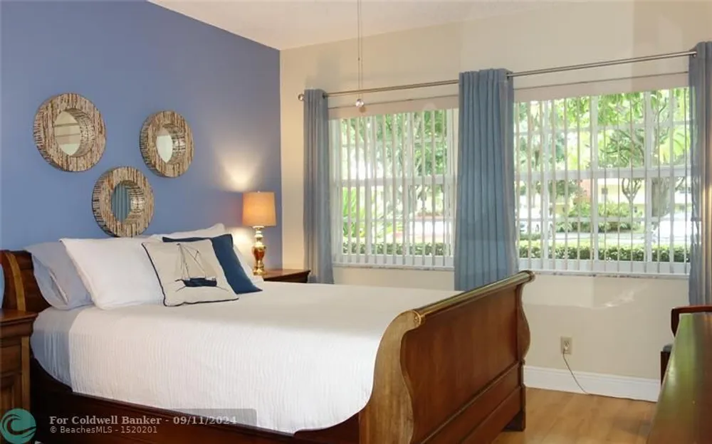 545 Oaks Ln, Pompano Beach, FL 33069