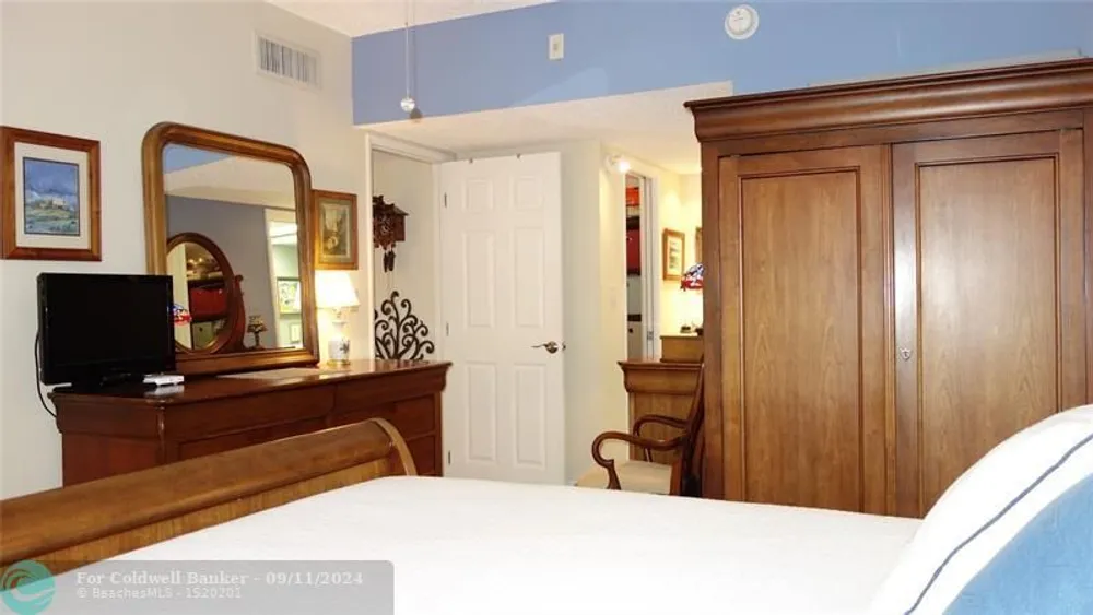 545 Oaks Ln, Pompano Beach, FL 33069