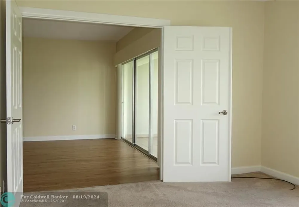 3050 N Palm Aire Dr, Pompano Beach, FL 33069