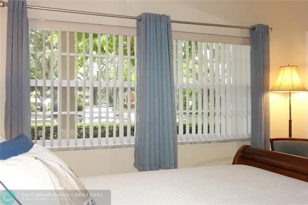 545 Oaks Ln, Pompano Beach, FL 33069