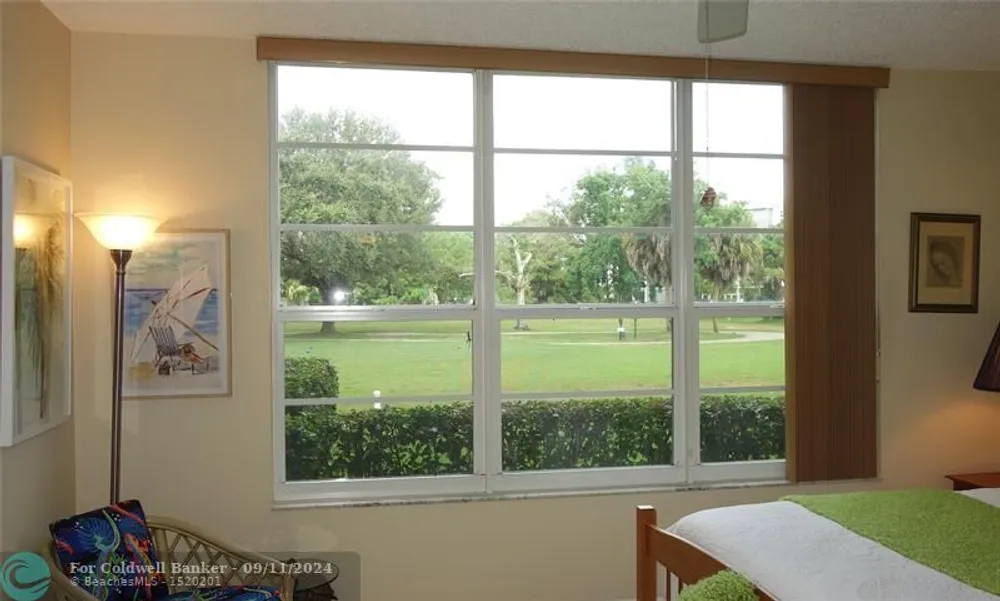 545 Oaks Ln, Pompano Beach, FL 33069
