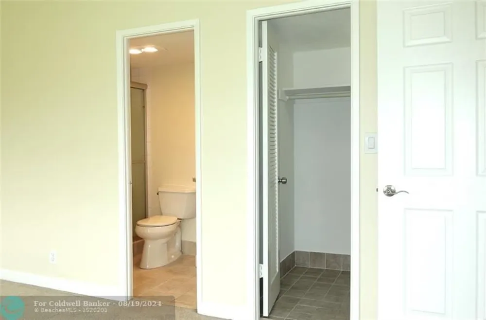 3050 N Palm Aire Dr, Pompano Beach, FL 33069