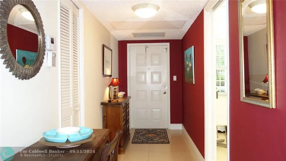 545 Oaks Ln, Pompano Beach, FL 33069