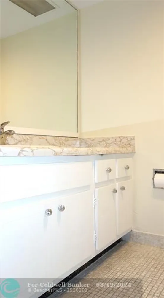 3050 N Palm Aire Dr, Pompano Beach, FL 33069