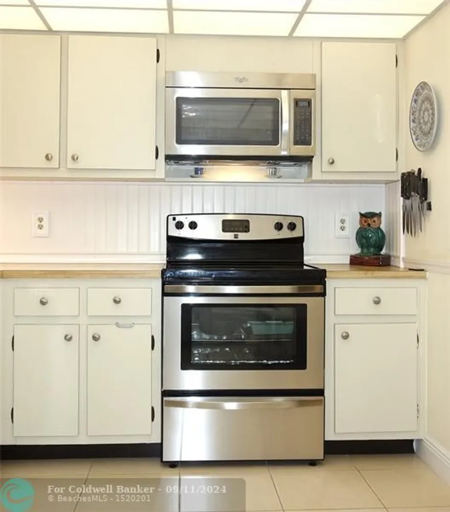 545 Oaks Ln, Pompano Beach, FL 33069