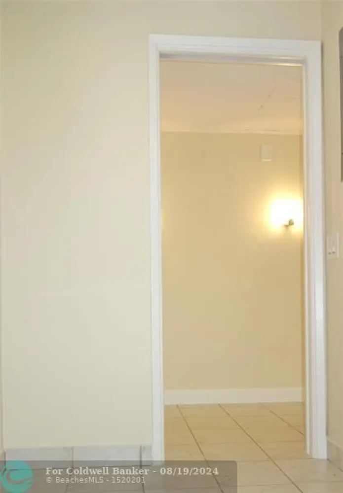 3050 N Palm Aire Dr, Pompano Beach, FL 33069