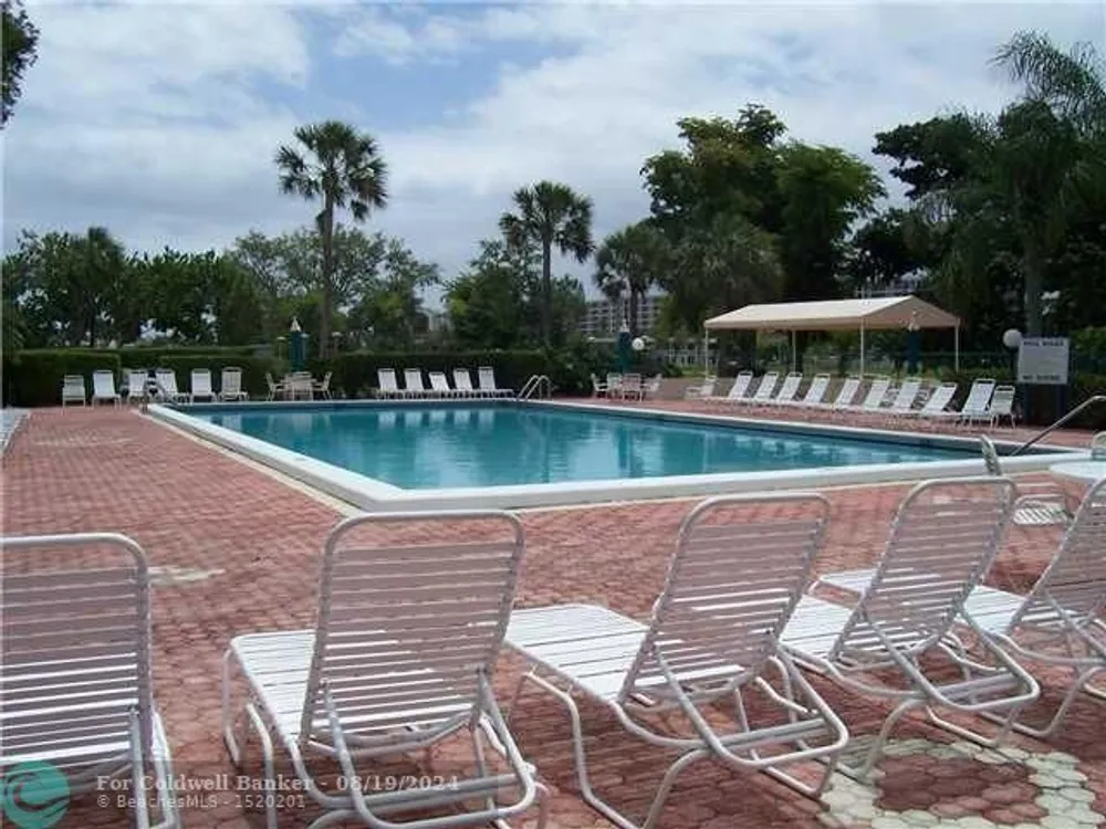 3050 N Palm Aire Dr, Pompano Beach, FL 33069