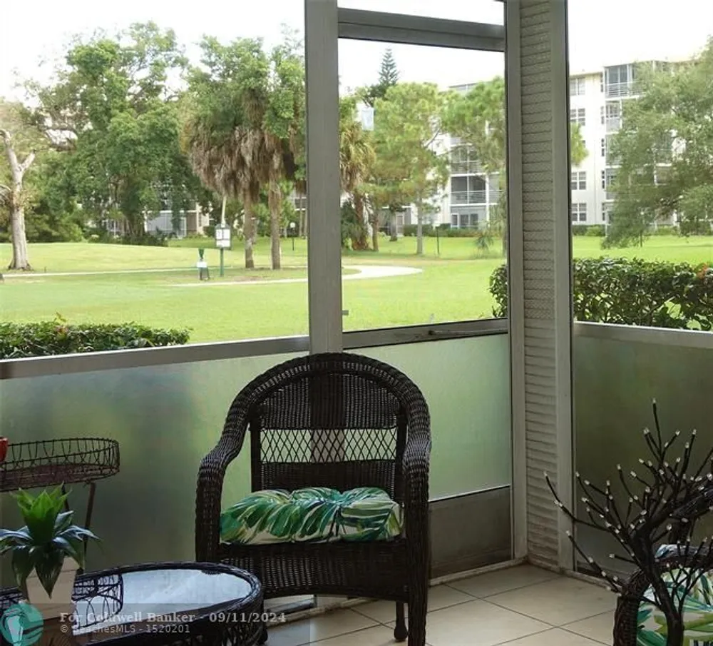 545 Oaks Ln, Pompano Beach, FL 33069