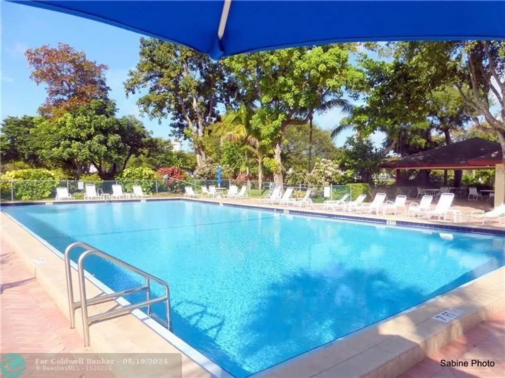 3050 N Palm Aire Dr, Pompano Beach, FL 33069