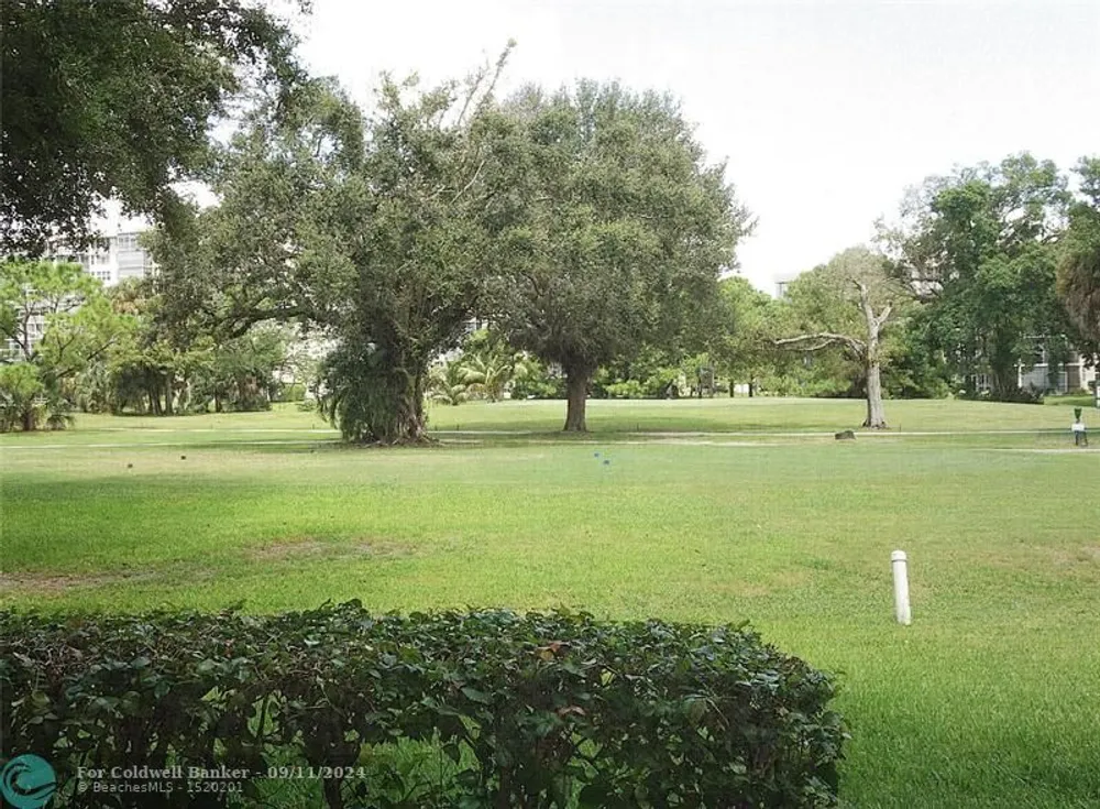 545 Oaks Ln, Pompano Beach, FL 33069