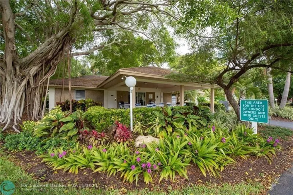 545 Oaks Ln, Pompano Beach, FL 33069