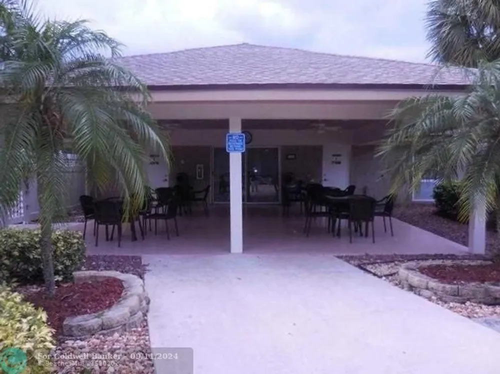 545 Oaks Ln, Pompano Beach, FL 33069