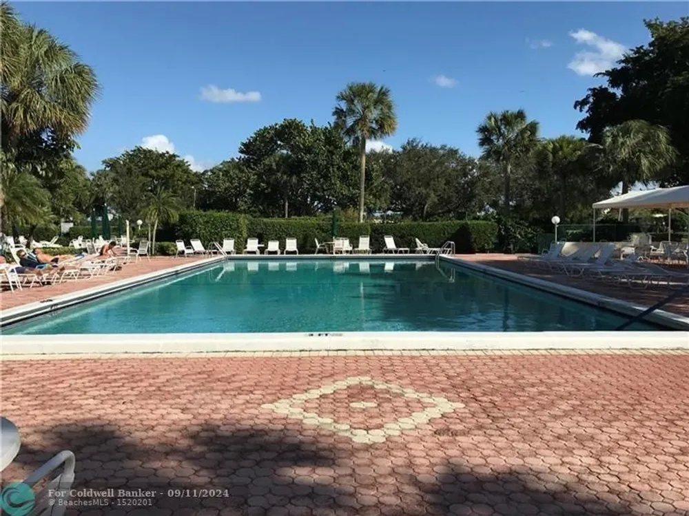 545 Oaks Ln, Pompano Beach, FL 33069
