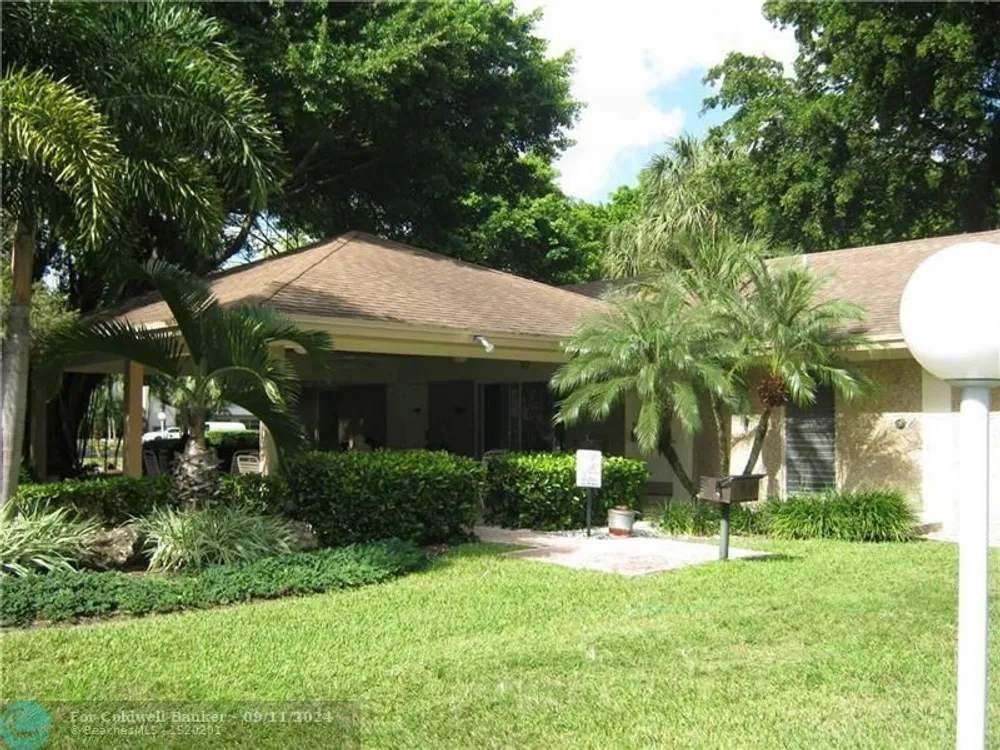 545 Oaks Ln, Pompano Beach, FL 33069