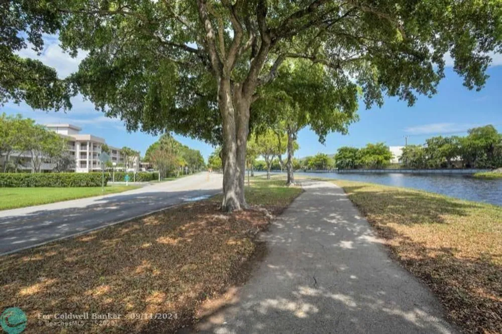 545 Oaks Ln, Pompano Beach, FL 33069