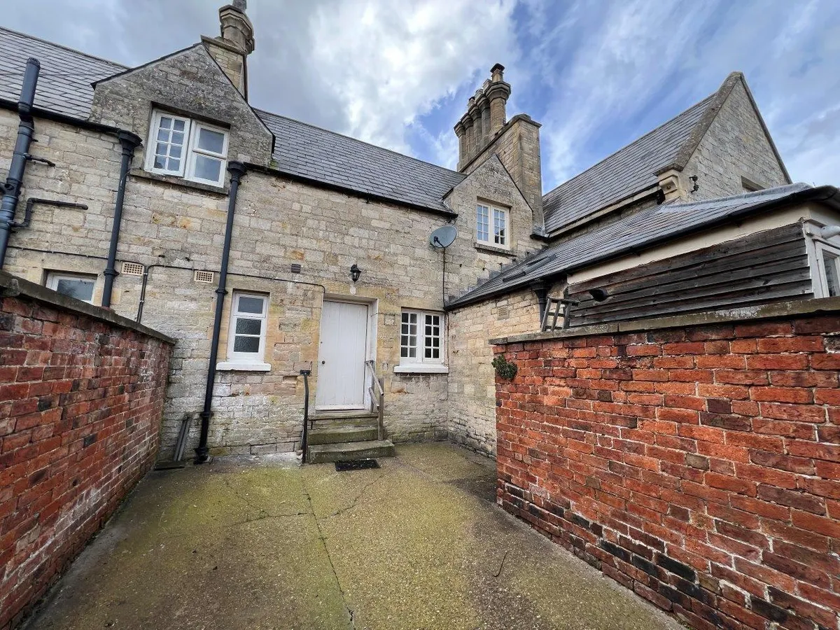 3 NORTH ROAD COTTAGE, LITTLE PONTON