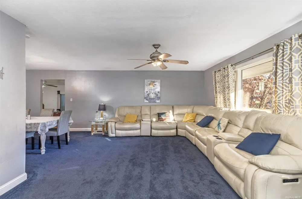 25 Sweetbriar Dr, Mastic, NY 11950